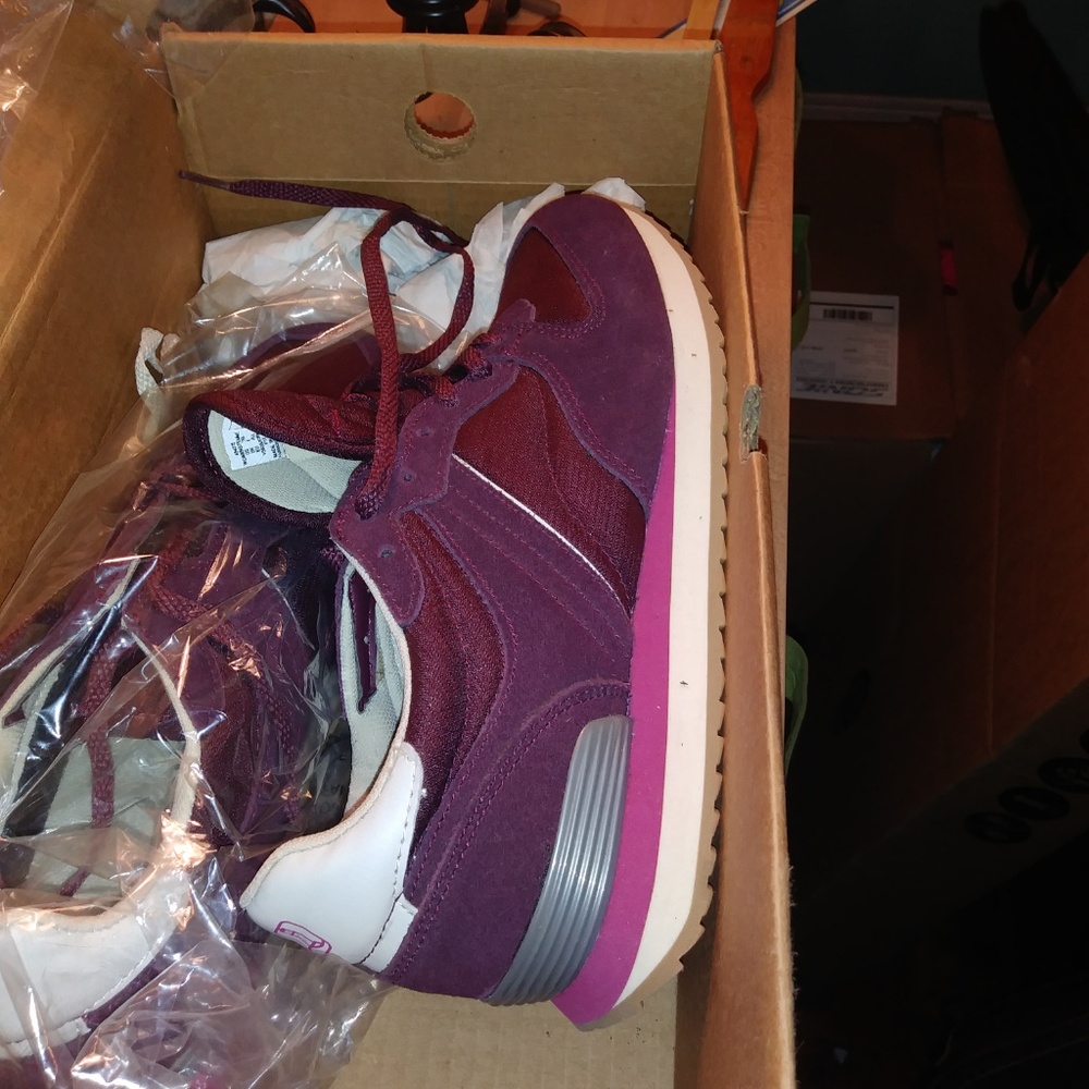 Land's End Retro Sneakers Dark Boysenberry - Picture 4 of 4